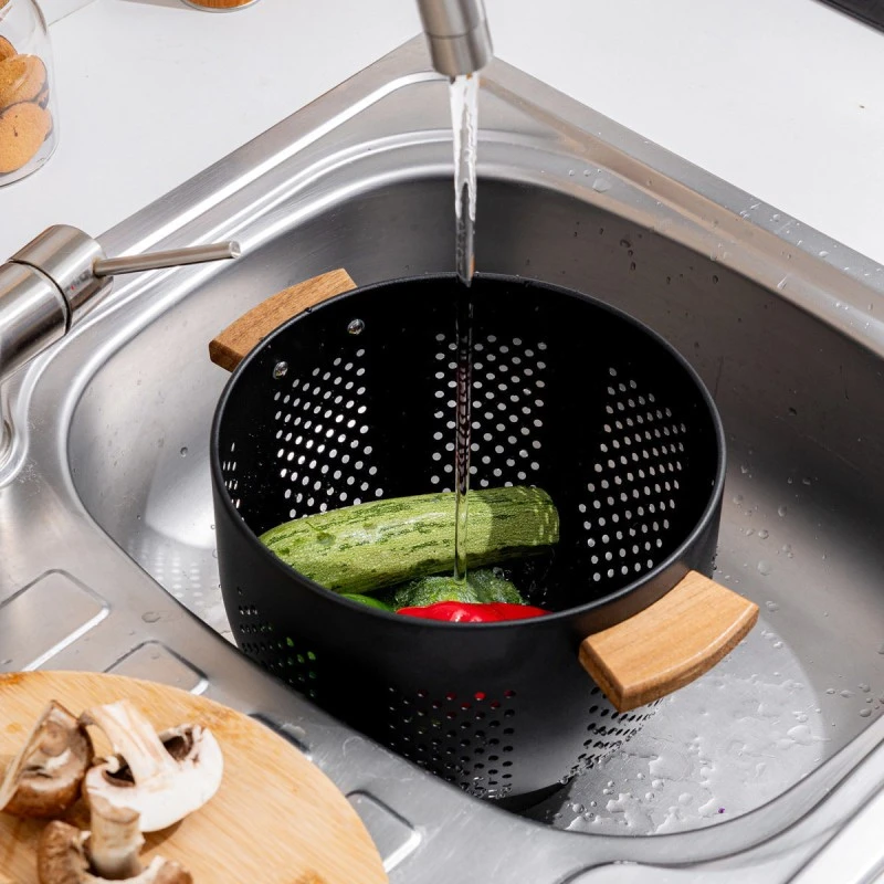 PASTA STRAINER ALLURE METALLIC 22cm WITH WOODEN HANDLES BLACK