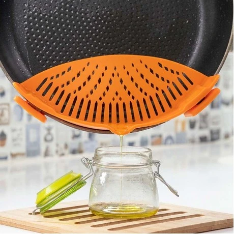 Pasta silicone strainer orange color 22cm.