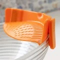 Pasta silicone strainer orange color 22cm.