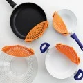 Pasta silicone strainer orange color 22cm.