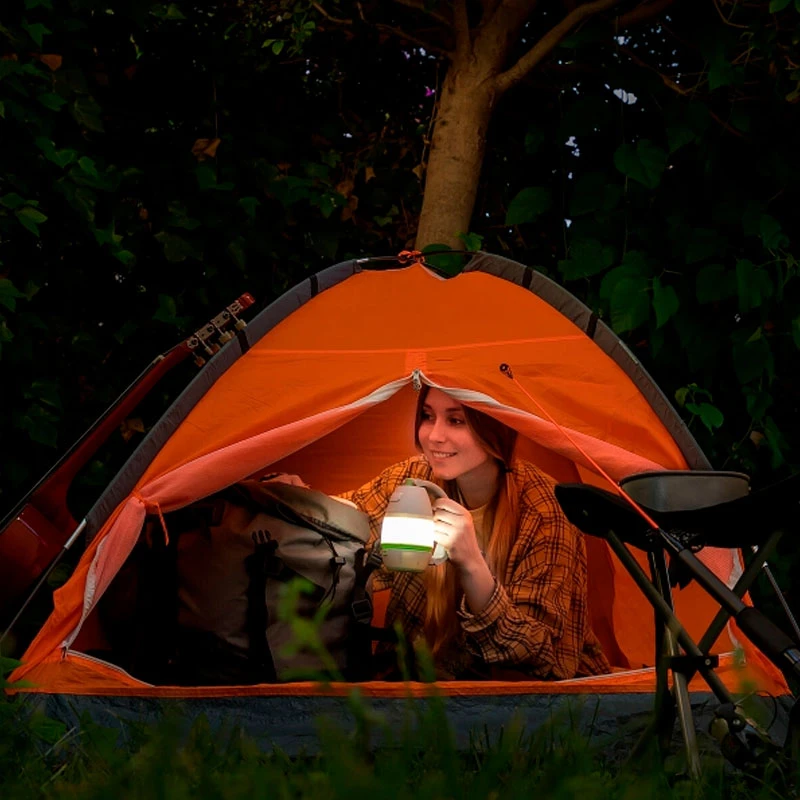Rechargeable multifunctional flashlight for camping 8.5x15.5x13cm.