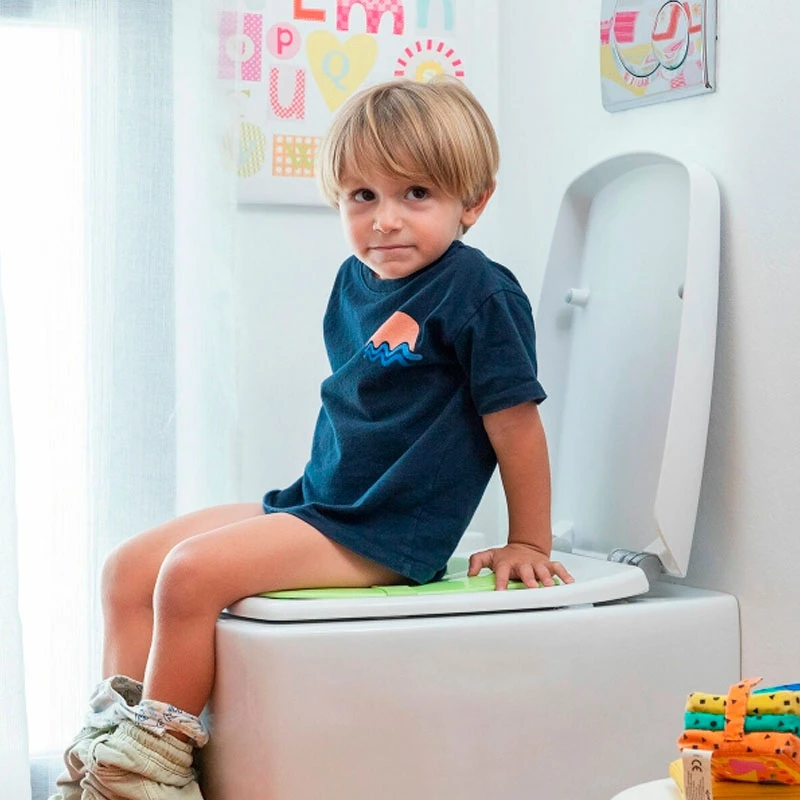Folding children's toilet seat color green 29x6x34cm.