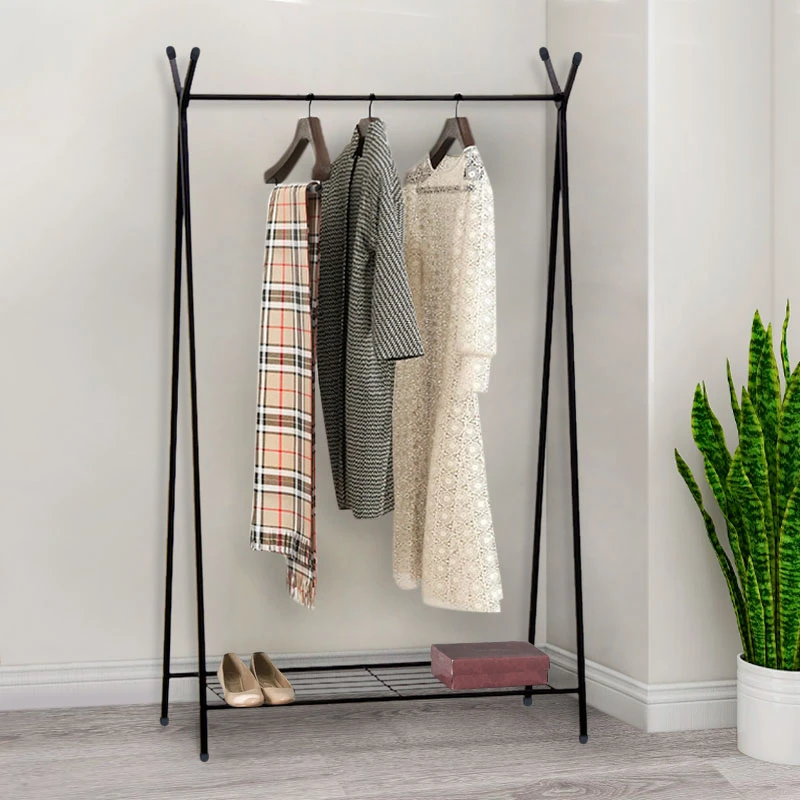 Shua Megapap metallic floor hanger in black color 90x38x150cm.