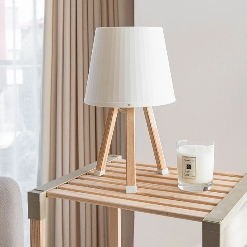 Wooden plastic table lamp in beige color Ø18x34cm.