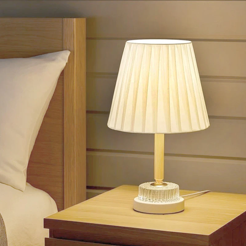 WHITE WOODEN LAMP WITH WHITE HAT AND GLASS AT THE MIDDLE WITH EXTRA LIGHTING 38CM