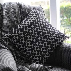 Bono Megapap cotton sofa pillow with zipper in white/black color 50x50xcm. Bono Megapap cotton sofa pillow with zipper in white/black color 50x50xcm.
