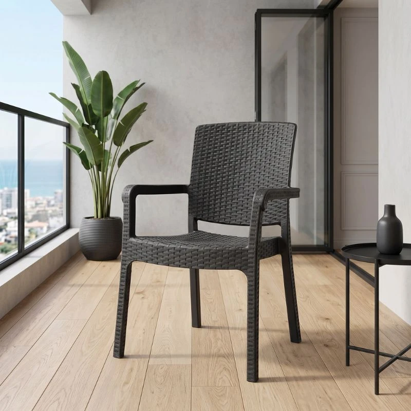 Polypropylene armchair with rattan  in grey color 56x60x86,5cm.