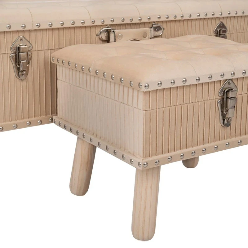 SET 3 CRΘME CAPITONE STOOL CHEST WITH SILVER DETAILS 90X44X40CM 40X32X32CM (X2)