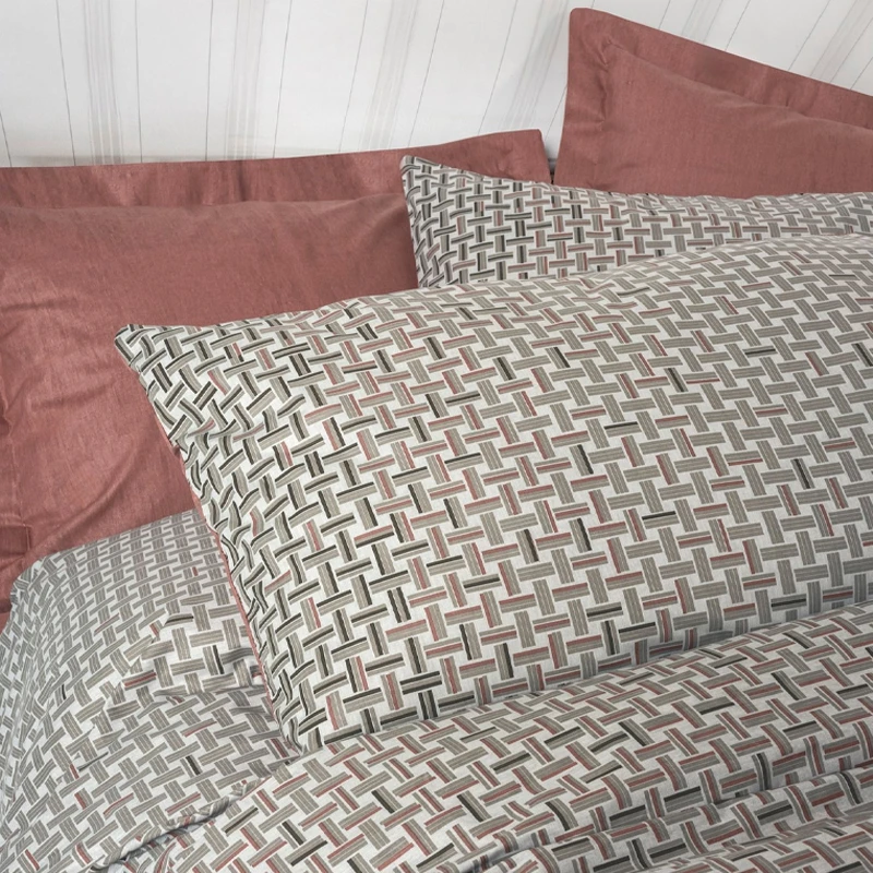 Mote Duvet cover set 4 pcs Double 200x220  red color